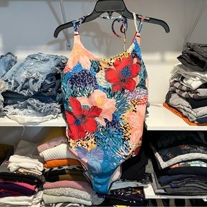 Athleta floral pattern one piece swimsuit MT